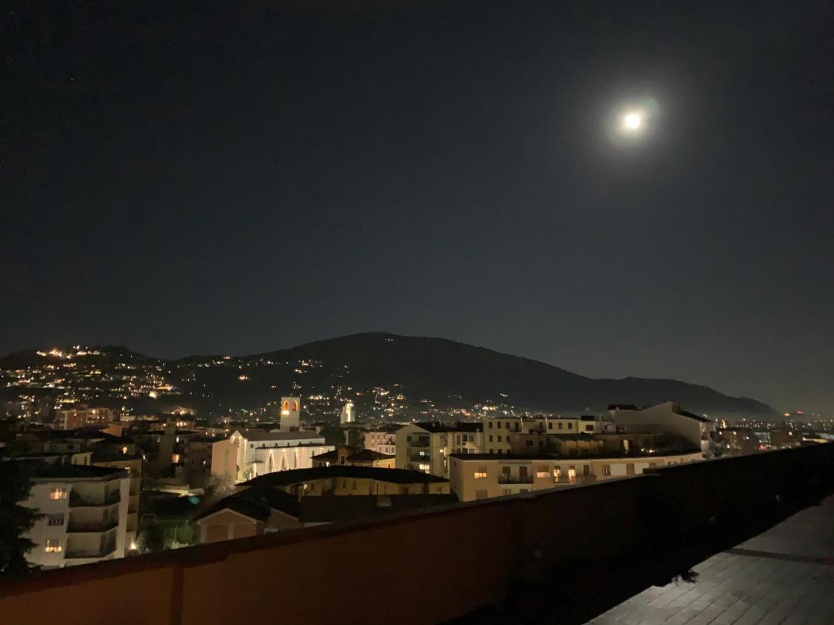 Attico Mansardato Affacciato Sul Cuore Di Brescia Exterior foto